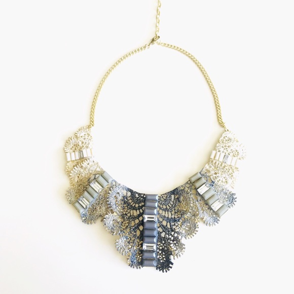 ⭐️ HOST PICK ⭐️ Lace/filigree design necklace - Picture 7 of 8